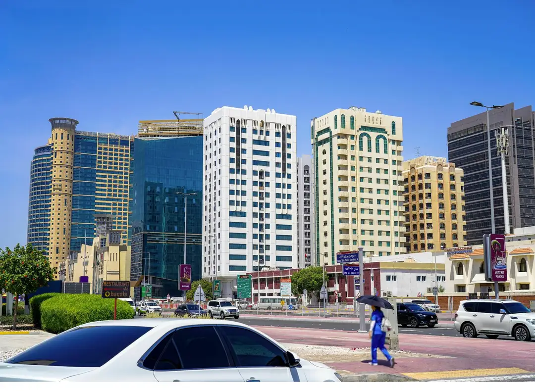 10-bedroom building in Al Manhal